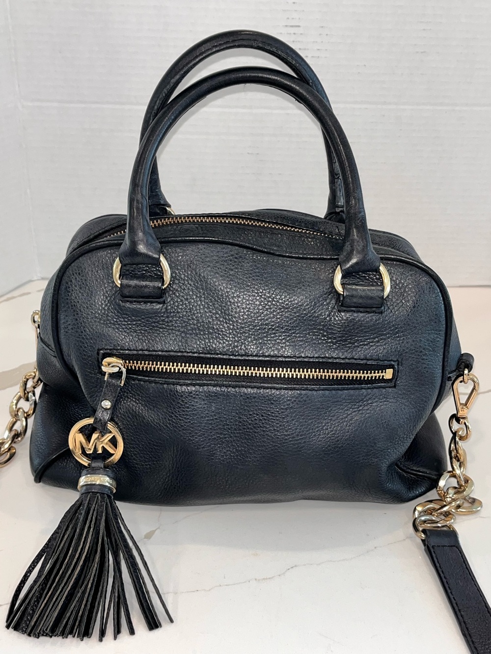 Michael Kors: Women’s Navy Blue Pebbled Leather Crossbody Handbag/ Purse
